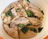Foto langkah ke 2 dari resep Ayam Goreng Pandan.
