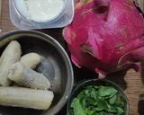 Foto langkah ke 1 dari resep Smoothies Buah Naga dan Kelor.