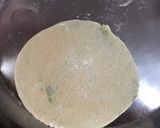 A picture of step 4 of Matar Paratha.