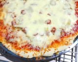 Foto langkah ke 6 dari resep Pizza mozzarella sosis.