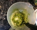 Foto do passo 3 de Molho Pesto (manjericão)