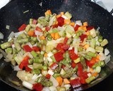Foto del paso 2 de la receta: Dorada al horno con verduras salteadas