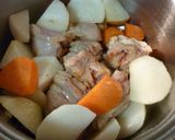 A picture of step 4 of Simple Chikuzen-ni Style Stew with Few Ingredients.