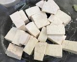 Foto langkah ke 2 dari resep Tumis mix tauge,kikil, tahu,kucai.