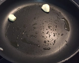 Foto del paso 1 de la receta: Arroz blanco con huevo y tomate