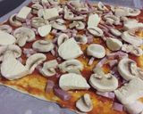 Foto del paso 2 de la receta: Pizza de hojaldre con mozarella fresca 