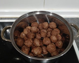 Foto del paso 4 de la receta: Albóndigas en salsa de vino blanco (fáciles y ricas)