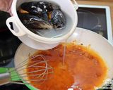 Foto del paso 3 de la receta: Mejillones en salsa de tomate