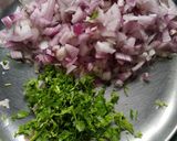 कुरडईच्या चुऱ्याची भाजी (kurdaichya churyachi bhaji recipe in marathi) रेसिपी स्टेप 1 फोटो 