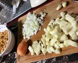 صورة لخطوة 1 من وصفة شوربة البطاطا و الحمص بالكيري
