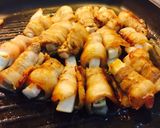 Hình bước làm 11 của món Thịt ba rọi cuộn củ cải, dâu tây