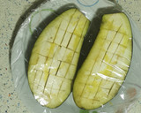 Foto del paso 2 de la receta: Berenjena rellena en el microondas 🍆
