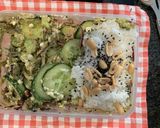 Foto del paso 5 de la receta Ensalada de pepino y salmón estilo sushi