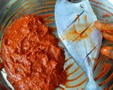 A picture of step 3 of Malabar trevally fish fry.