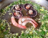 Foto del paso 6 de la receta: Paella de marisco gallego del chiringuito “O Laño”