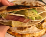 Foto del paso 2 de la receta: Quesadillas de aguacate y jamón