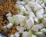 A picture of step 3 of Bottle gourd sabzi.