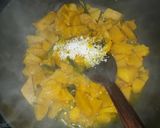A picture of step 4 of Pumpkin stir fry.