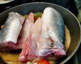 Foto del paso 3 de la receta: Lomos de lubina con pimientos