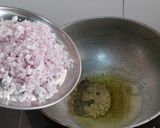 A picture of step 1 of Bagara Baingan.