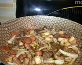 Foto del paso 6 de la receta: Encebollado de Pollo y Chorizos Criollo al vino.