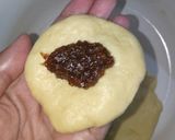 Foto langkah ke 3 dari resep Roti Beruang Isi Selai Kurma.