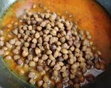 A picture of step 3 of Chana masala.