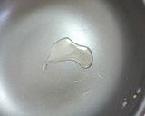 A picture of step 4 of Seafood Mix Salt Yakisoba.