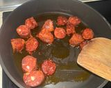 Foto del paso 2 de la receta Chorizo al caramelo de vermut con especias