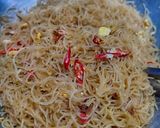 Foto langkah ke 3 dari resep Tumis Bihun Telur.