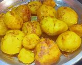 ढाबा स्टाइल आलू दम मटर वाली (dhaba style aloo dum matar wali recipe in Hindi) रेसिपी चरण 3 फोटो