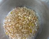 A picture of step 2 of Pear 🍐semolina halwa.