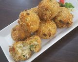 Foto langkah ke 4 dari resep Cheese chicken balls.