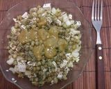 Foto del paso 3 de la receta: Ensalada verde (vegan) con aderezo casero picantito