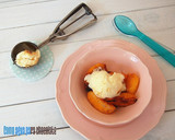 Foto del paso 2 de la receta: Melocotones caramelizados con helado de vainilla 