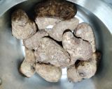 A picture of step 1 of Masala taro.