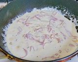 A picture of step 2 of Easy Whole Egg Carbonara Udon.