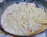 A picture of step 3 of Easy Whole Egg Carbonara Udon.