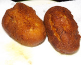 Foto del paso 4 de la receta: Pollo relleno con salchichas y empanado especial