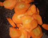 Foto langkah ke 2 dari resep Tahu Kentang Wortel Kuah Kecap Balita dan keluarga.