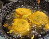 A picture of step 4 of Vitthal vada.