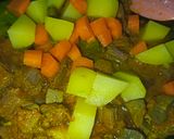Foto langkah ke 3 dari resep Kari Daging Kentang Wortel.