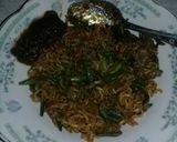 Foto langkah ke 4 dari resep Mi goreng + kacang panjang.