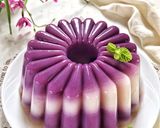 Foto langkah ke 4 dari resep Puding Lapis Ubi Ungu, tips mengukur kapasitas cetakan.