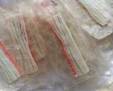 Gambar langkah 3 resipi Rice Paper Crackers with Crab Sticks.