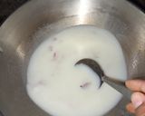 Foto langkah ke 4 dari resep Bayam Merah Masak Lemak Khas Malaysia.