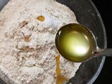मसाला पोळी (Masala Poli Recipe In Marathi)
