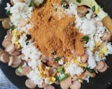 Foto langkah ke 2 dari resep Nasi Goreng Telur Sosis.