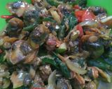 Foto langkah ke 3 dari resep Kerang kupas cabe hijau.