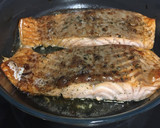 Foto del paso 4 de la receta: Cena rápida - Salmón al horno sobre puré de boniato con bimi
